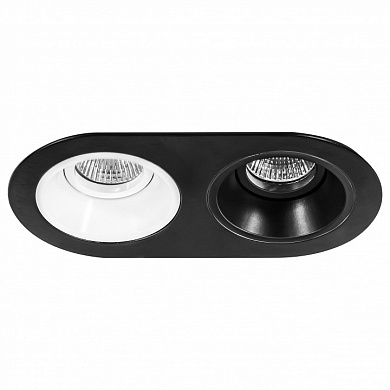 точечный потолочный светильник в белом корпусе