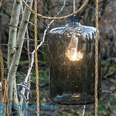 подвесной светильник со стеклянным плафоном в форме колбы на подвесе