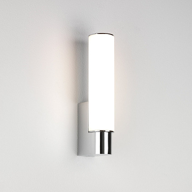 настенный светильник с вертикальным плафоном полированный хром