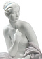1009157 Lladro Sitting Bather фарфоровая фигурка женщины, сидящей со скрещёнными ногами — фото 1