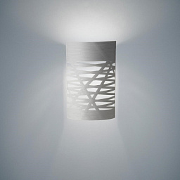 FN1820052_10 Foscarini Tress настенный бра цилиндрической формы с прорезным корпусом белого цвета