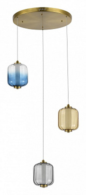 подвесной светильник с золотым корпусом и несколькими стеклянными элементами