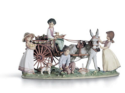 1001797 Lladro Enchanted Outing фарфоровая композиция детей, катающихся на карусели