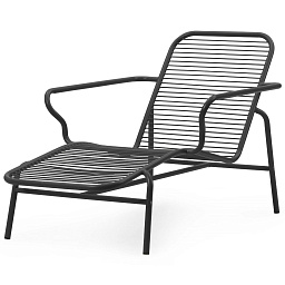 608040 Normann Copenhagen Vig шезлонг с металлическим каркасом и черной тканевой обивкой