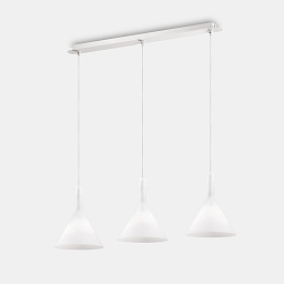074245 Ideal lux Cocktail трехплафонный подвесной светильник с коническими абажурами белого цвета