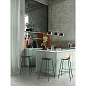 58918 Muuto Fiber Барный стул Tube Bar Stool со спинкой, 65 см, серый — фото 1