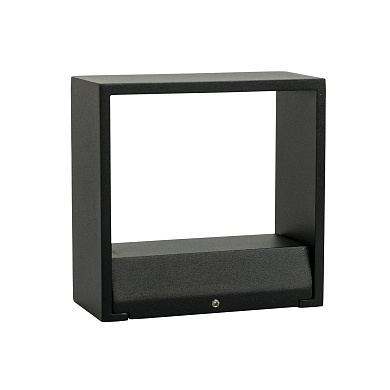 уличный настенный светильник в прямоугольном корпусе с направленным вниз светом