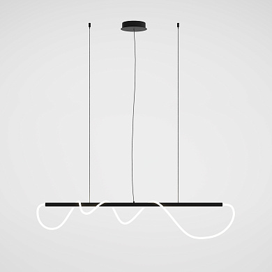 подвесной линейный светильник в черном корпусе на тросах