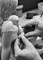Фарфоровая статуэтка матери с сыном A Mother's Love Lladro 01009336 — фото 5