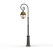 Avenue 2 N° 8; Clear glass Built-in LED 2700°K warm white 13W; Tinted lacquered brass