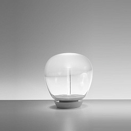 1817010A Artemide Empatia настольная лампа с круглым стеклянным плафоном и металлическим основанием