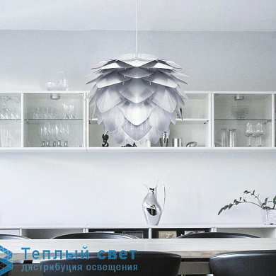 подвесной светильник с хрустальными вставками и прозрачным корпусом