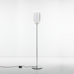 Gople PT Artemide Gople напольный светильник с вытянутым стеклянным плафоном на тонкой стойке