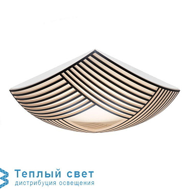 настенный светильник с изогнутым деревянным корпусом и линейными прорезями