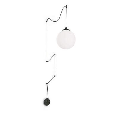 подвесной светильник с шаровым плафоном на гибком металлическом держателе черного цвета