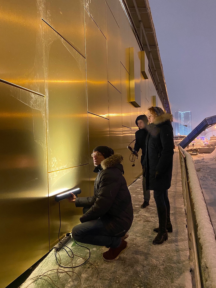 Тестовая инсталляция фасадного освещения ресторана на набережной Москвы — фото 3