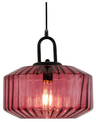 подвесной светильник с граненым стеклянным плафоном бордового цвета