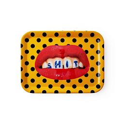SE19032 Seletti TOILETPAPER сервировочная тарелка прямоугольной формы с изображением губ на жёлтом фоне