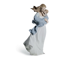 1008519 Lladro Loving Touch фарфоровая статуэтка матери с ребёнком на руках