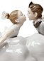 Фарфоровая статуэтка жениха и невесты на облаке Wedding in the Air Lladro 01009366 — фото 2