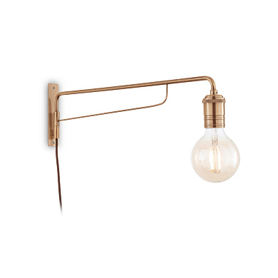 настенный светильник с открытой лампой на латунном кронштейне в стиле лофт