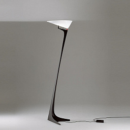 A014400 Artemide Montjuic торшер с коническим отражателем и изгибающейся стойкой