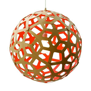 381 Coral David Trubridge Сферический подвесной светильник из фанеры красного оттенка