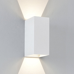 1298006 Astro lighting Oslo настенный светильник с квадратным корпусом из белого алюминия