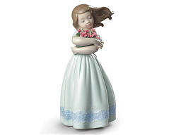 1009216 Lladro Tender Innocence фарфоровая фигурка девочки в длинном платье
