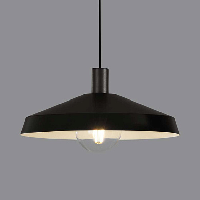 подвесной светильник с металлическим плафоном, чёрный корпус