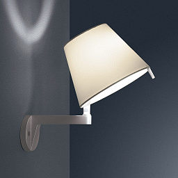 0720020A Artemide Melampo настенный светильник с тканевым абажуром и направленным вниз светом