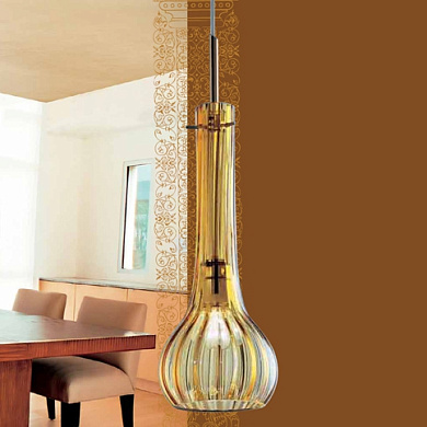 подвесной светильник с ребристым стеклянным плафоном янтарного оттенка