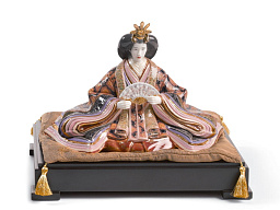 1001939 Lladro High Porcelain фарфоровая фигурка сидящей женщины в традиционном наряде