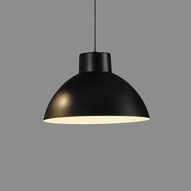 подвесной светильник с металлическим куполом, корпус чёрный