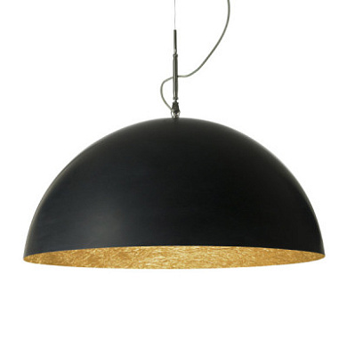 подвесной светильник полусферический с чёрным корпусом и золотистым внутренним отражателем