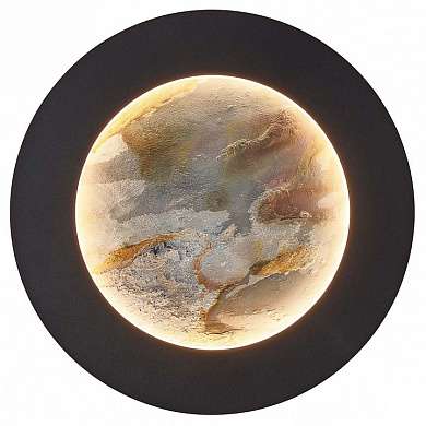 накладной светильник с широким корпусом прямоугольной формы