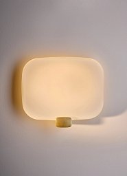 Настенный светильник Light Me Tender Horizontal DCW éditions, белое стекло, основание золотистое LIGHT ME TENDER HORIZONTAL