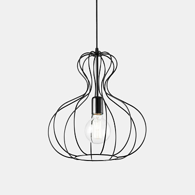 одноламповый подвесной светильник черного цвета с удлиненным корпусом