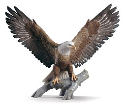 Фарфоровая скульптура орла Freedom Lladro 01009245