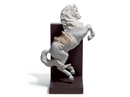 1018254 Lladro Horse On Courbette фарфоровая фигурка лошади на задних ногах