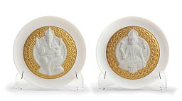 Набор декоративных тарелок с Лакшми и Ганешей Goddess Lakshmi and Lord Ganesha Lladro, золотой люстр 01009155