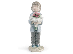 1008504 Lladro You Deserve The Best фарфоровая фигурка девочки с букетом