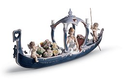 Фарфоровая скульптура Венеры в гондоле Gondola of Love Lladro, лимитированная серия 01001870