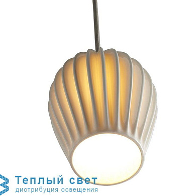 подвесной светильник с рифленым стеклянным плафоном каплевидной формы