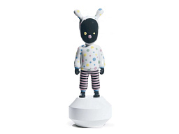 01007285 Lladro The Guest фарфоровая фигурка человека с ушами животного на белом основании