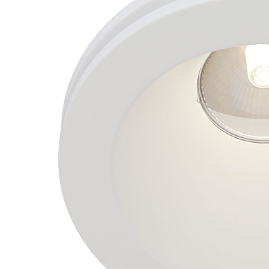 Встраиваемый светильник Gyps modern Maytoni белый DL002-1-02-W