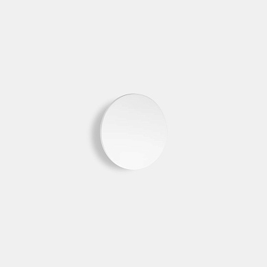 уличный настенный светильник дискообразной формы белого цвета