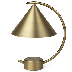 110177501 Ferm Living Meridian настольная лампа с изогнутой стойкой и металлическим абажуром конической формы