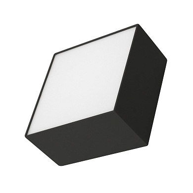 накладной потолочный светильник кубической формы с плоским светящимся экраном