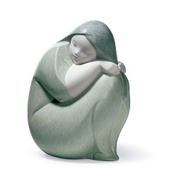 Фарфоровая статуэтка сидящей девочки в зелёном платье Moon Girl Lladro 01018048